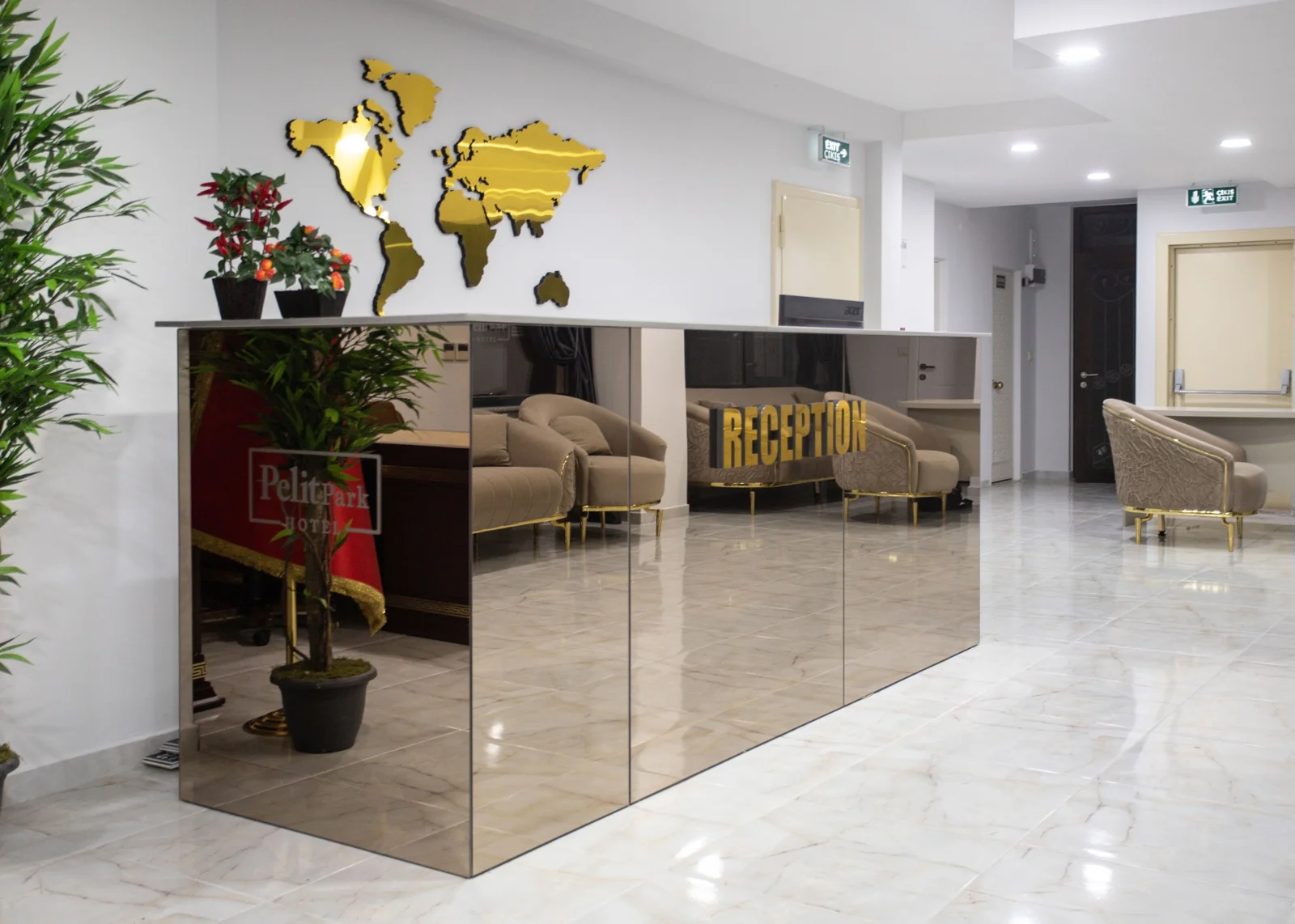 Concierge desk at Pelit Park Hotel